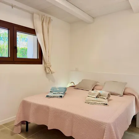 223 Seafront Apartment With Beach Access In Baja Sardinia - By Coral Property