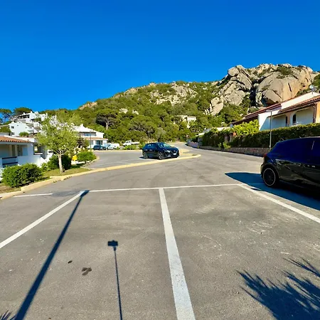 223 Seafront Apartment With Beach Access In Baja Sardinia - By Coral Property Lejlighed Baja Sardinia