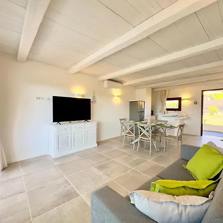 223 Seafront With Access In - By Coral * באיה סרדיניה